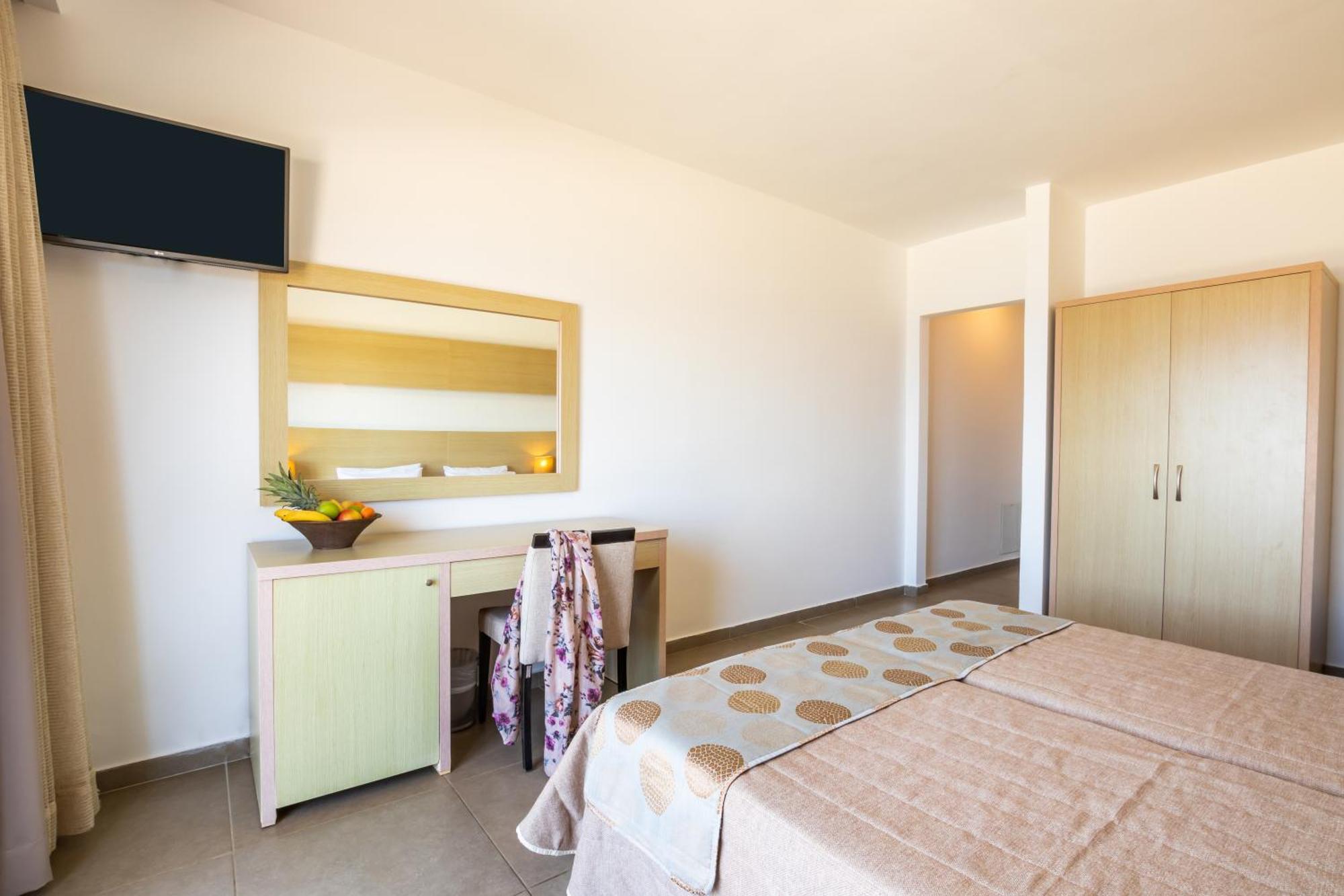 Apolis Beachscape Hotel Amoopi Esterno foto