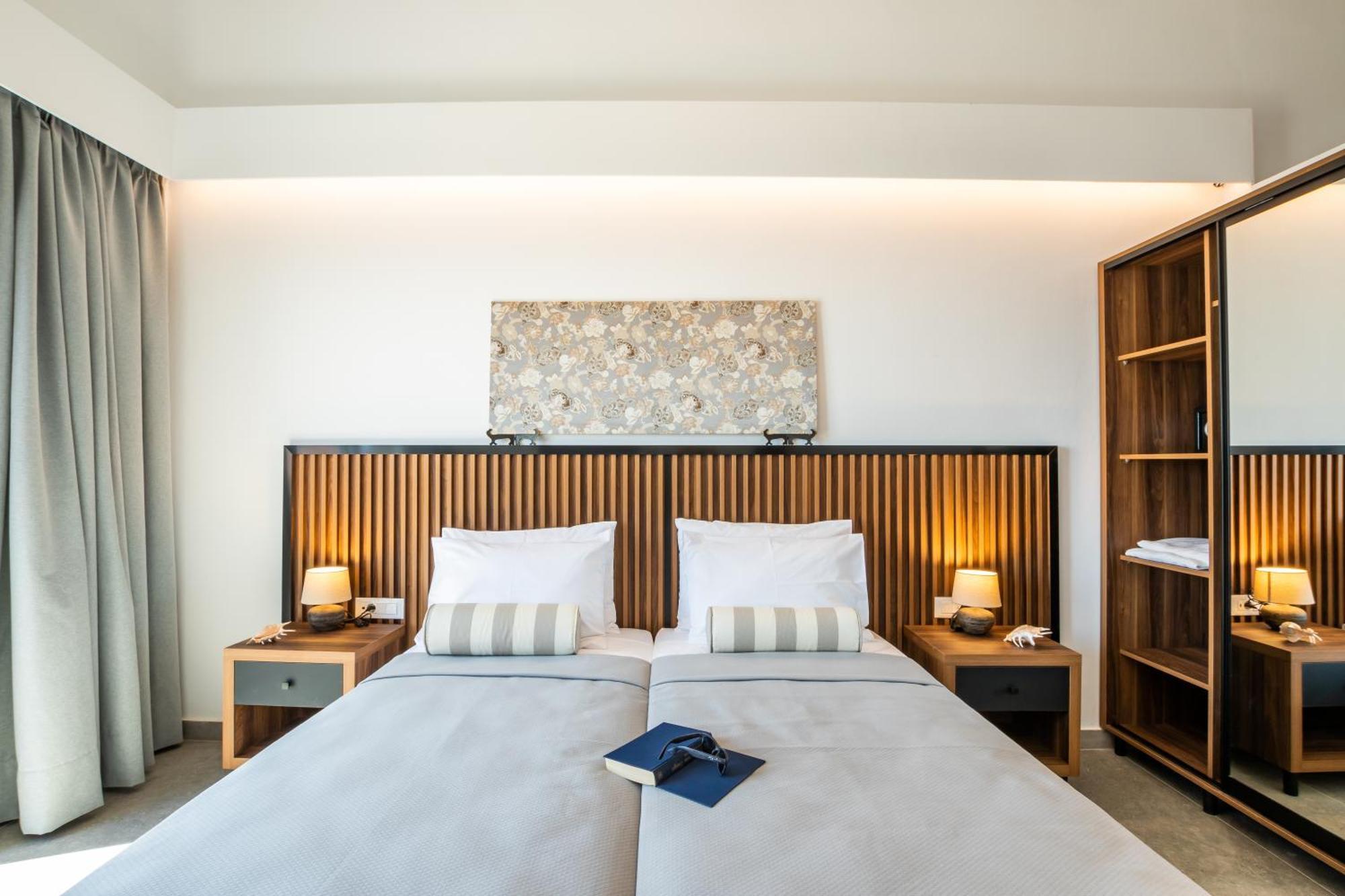 Apolis Beachscape Hotel Amoopi Esterno foto