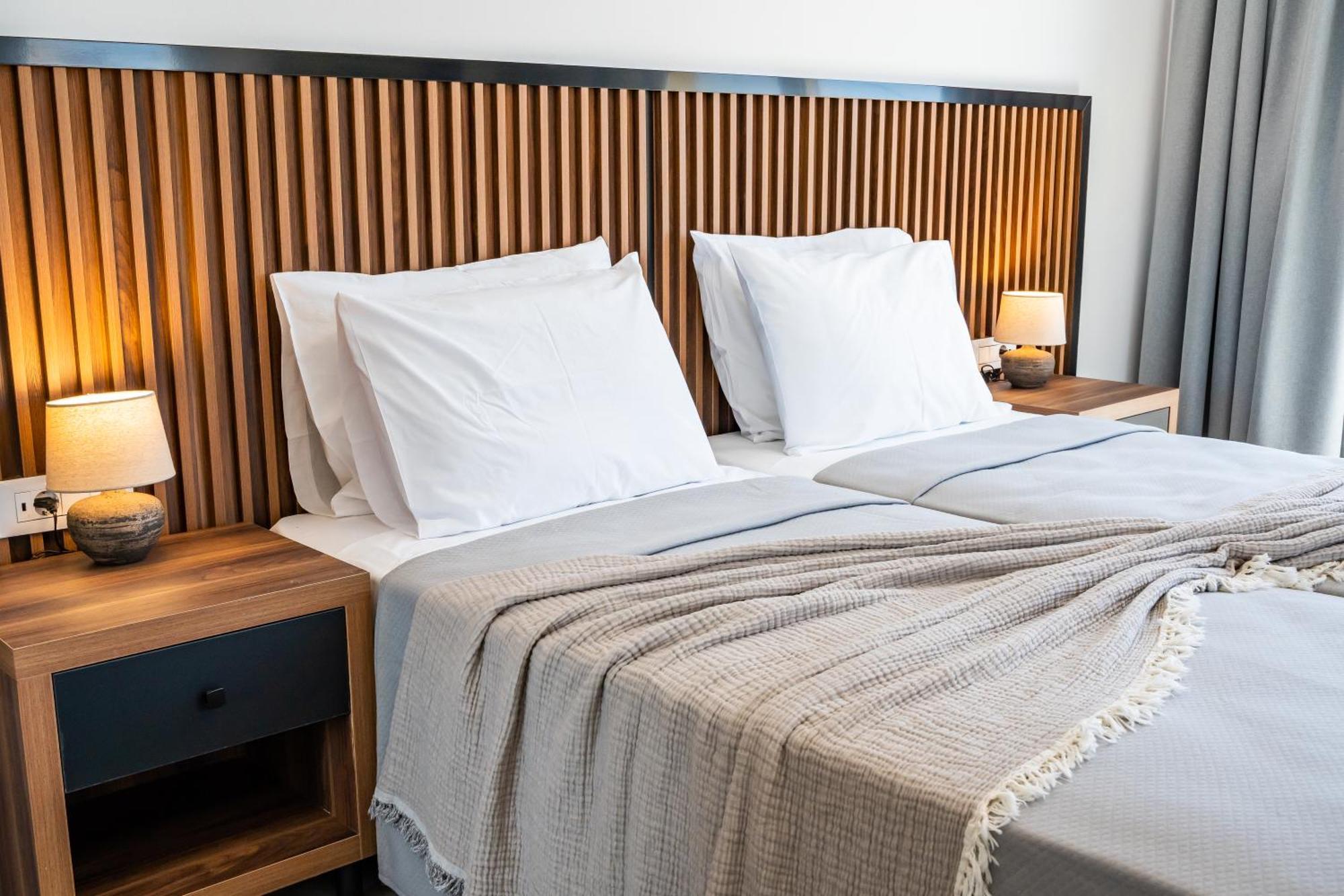 Apolis Beachscape Hotel Amoopi Esterno foto