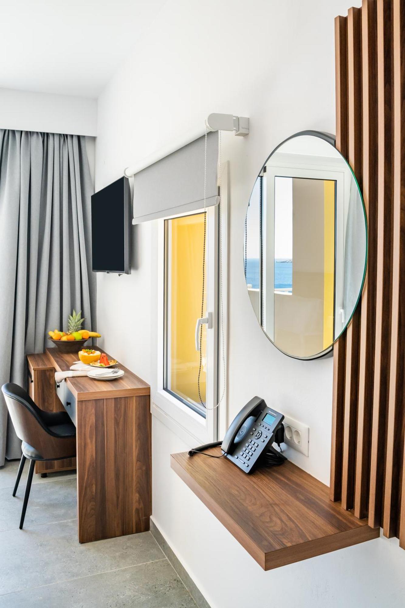 Apolis Beachscape Hotel Amoopi Esterno foto
