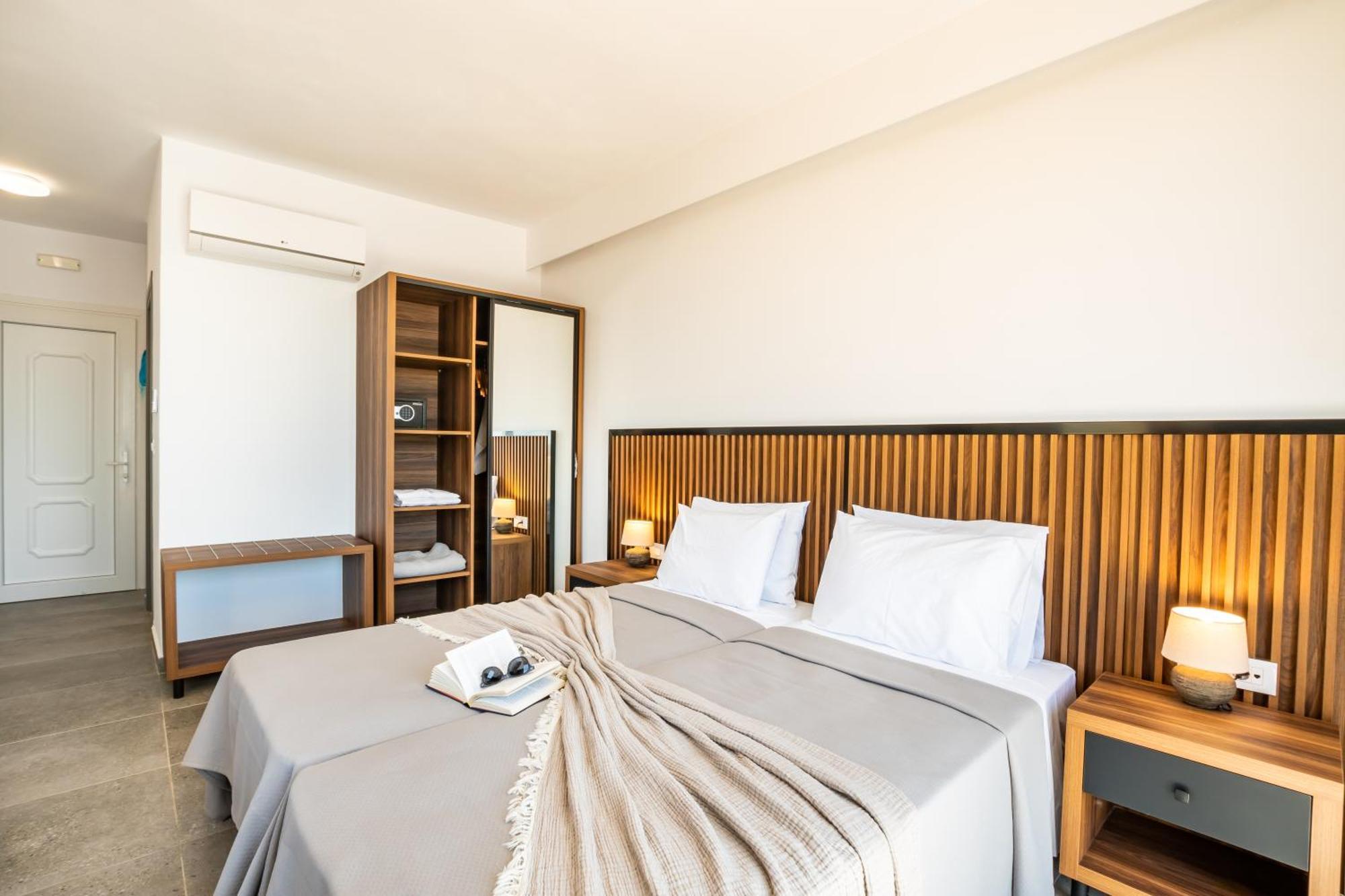 Apolis Beachscape Hotel Amoopi Esterno foto
