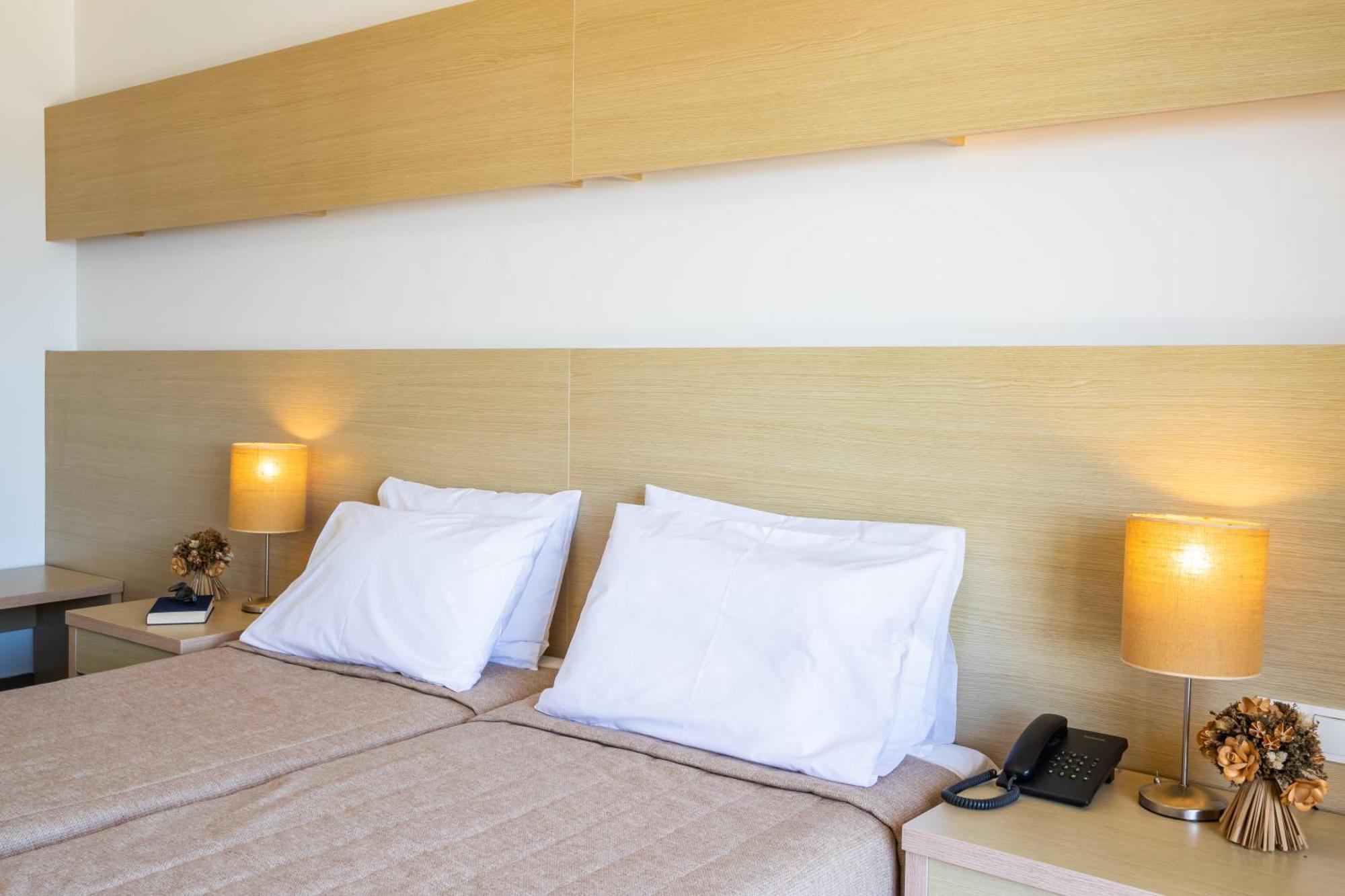 Apolis Beachscape Hotel Amoopi Esterno foto